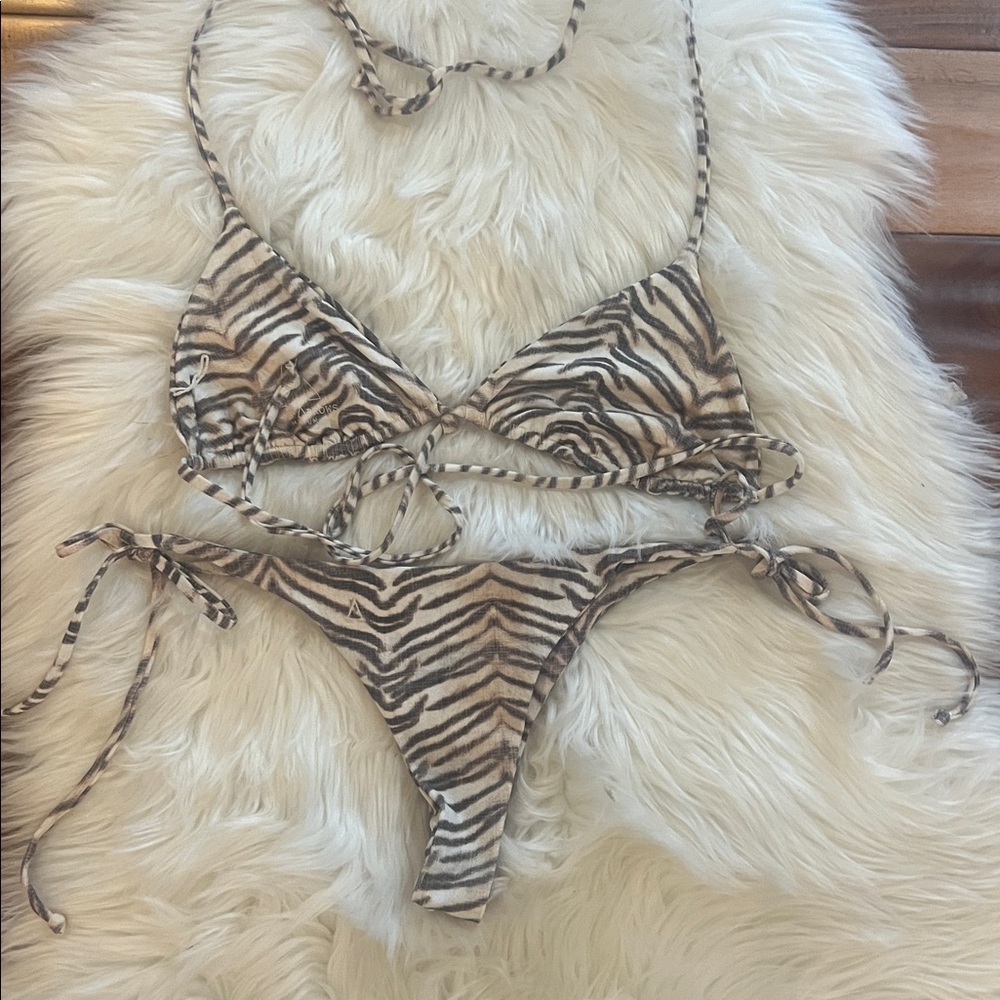 Boys + Arrows Bikini Animalistic Size Medium - Picture 7 of 12